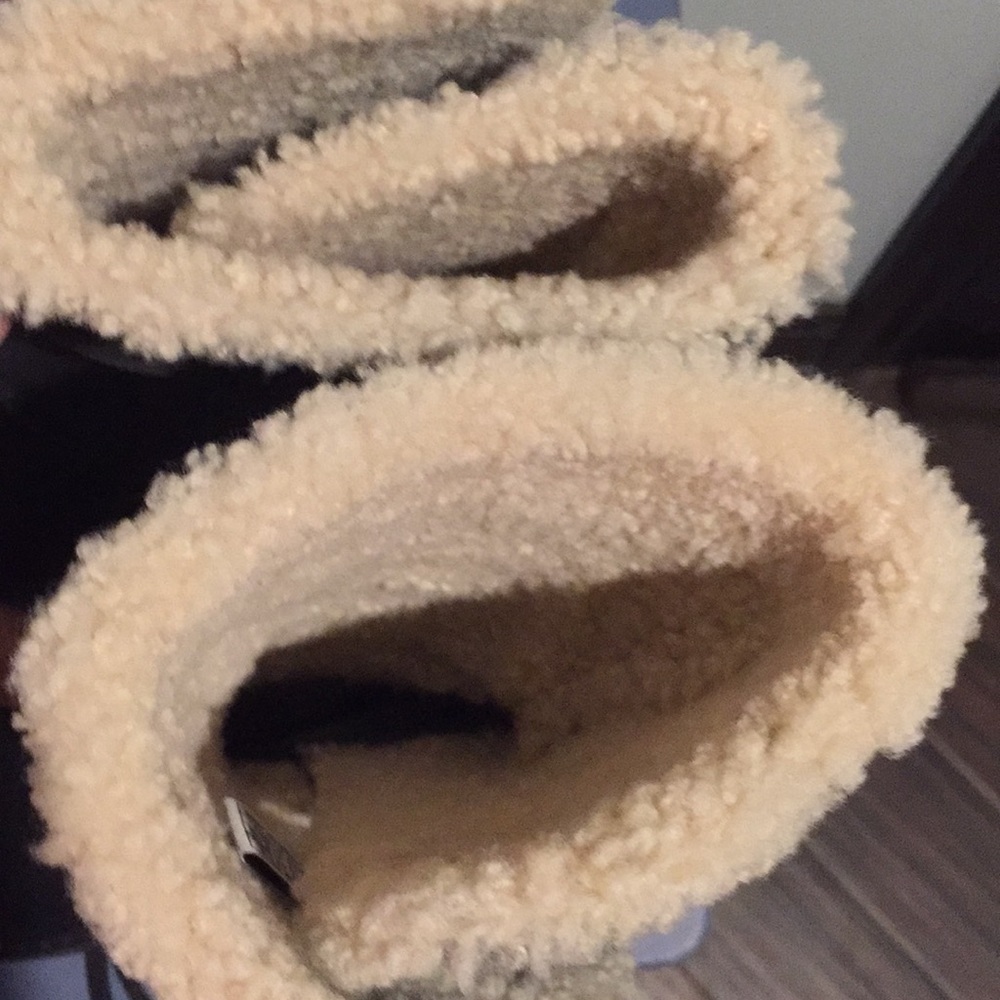 Ugg Boot - image 7